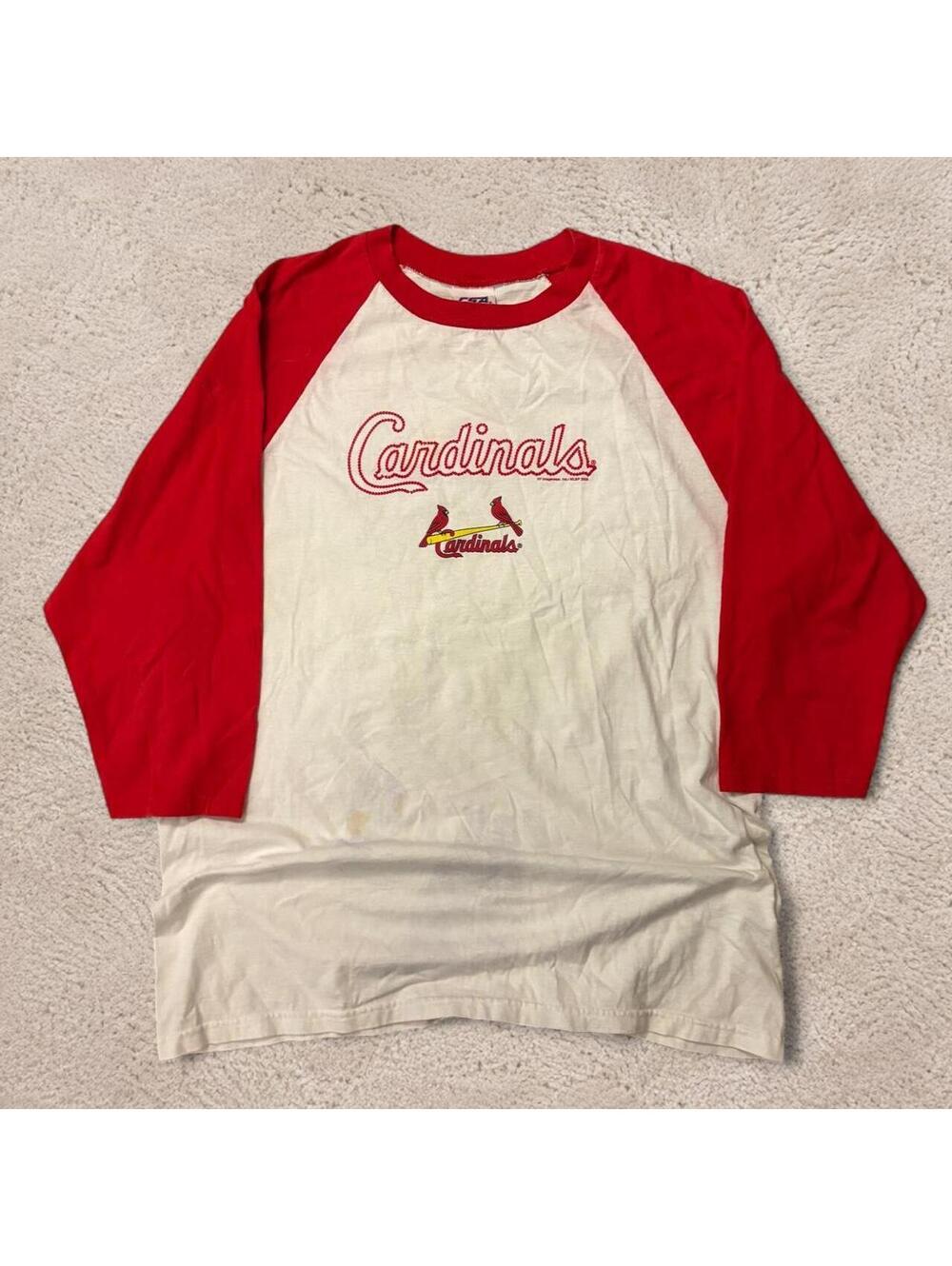 Beautiful vintage 2004 St. Louis Cardinals ringer tee.